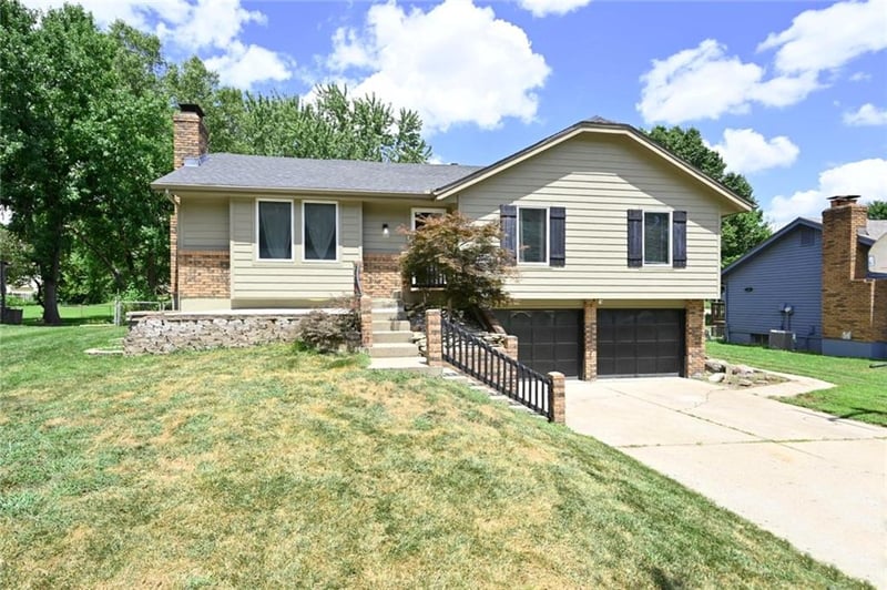 7320 78th St, Kansas City, MO 64152