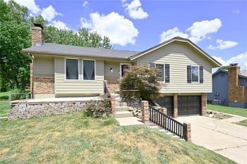 7320 NW 78th St, Kansas City, MO 64152