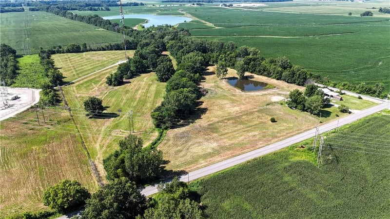 21001 307 St, Harrisonville, MO 64701