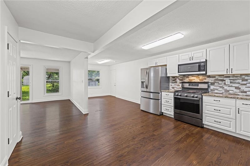 612 Sherman Ave, Olathe, KS 66061