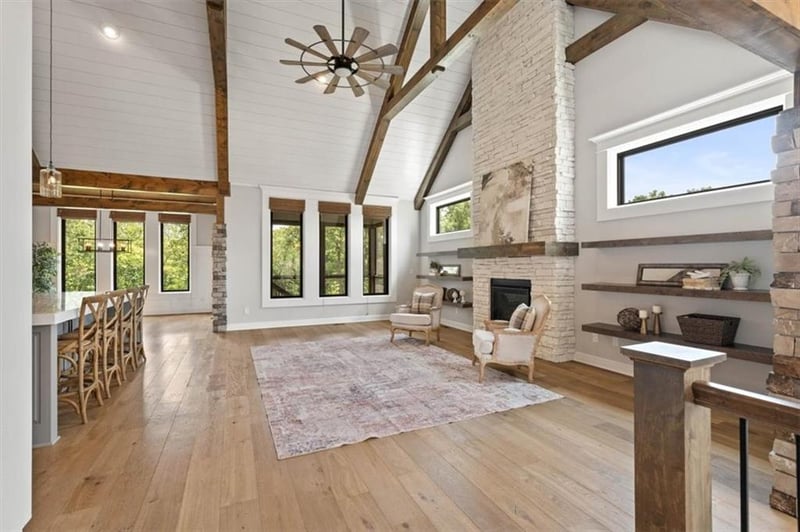 105 Ambersham Dr, Lee's Summit, MO 64081
