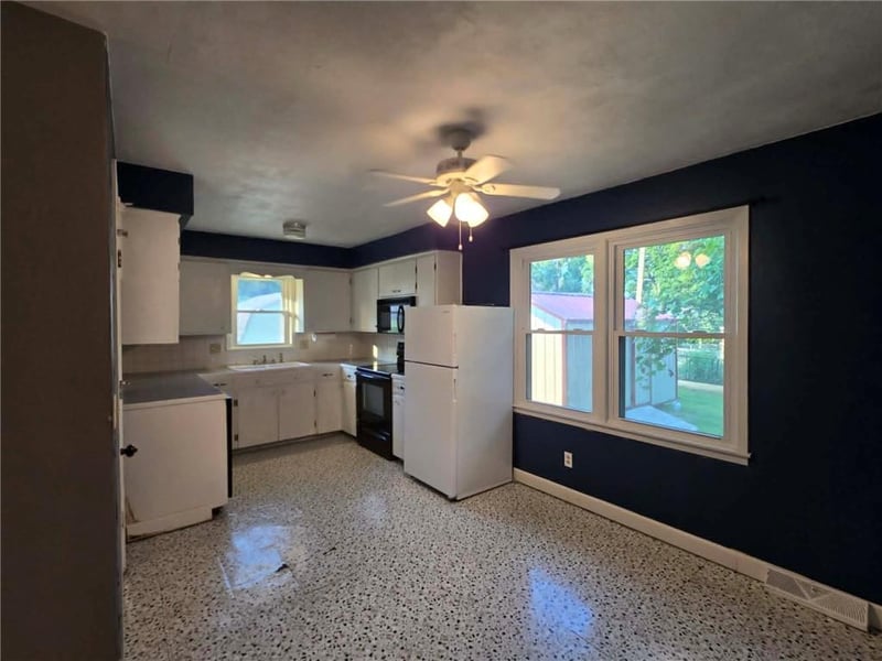 303 Truman Ave, Clinton, MO 64735