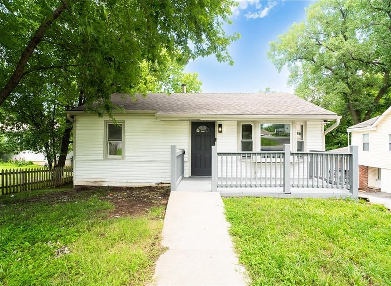 5239 Bristol Ave, Kansas City, MO 64119