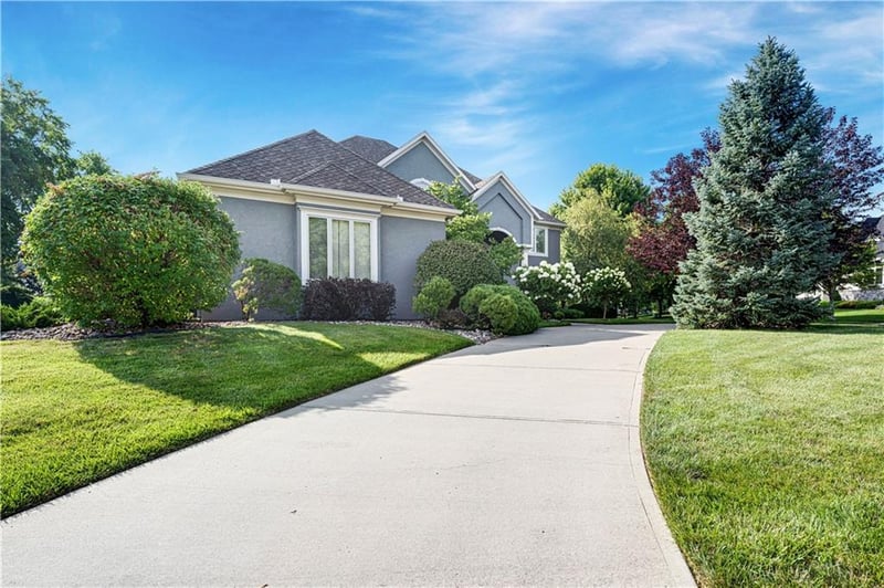 6000 142 St, Overland Park, KS 66223