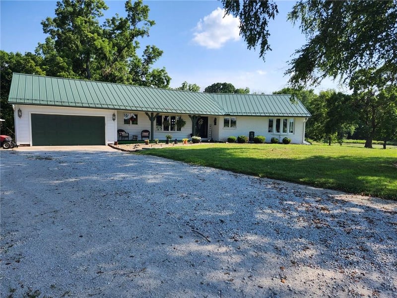 28200 Grand River Rd, Freeman, MO 64746