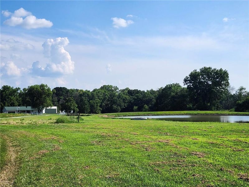 28200 Grand River Rd, Freeman, MO 64746