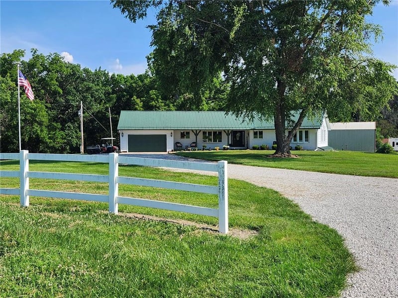 28200 Grand River Rd, Freeman, MO 64746