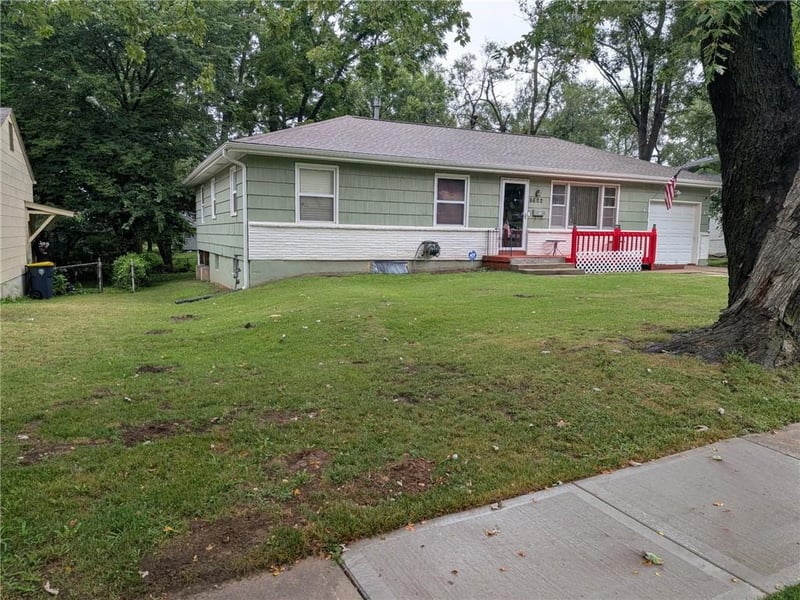 8602 Winchester Ave, Kansas City, MO 64138