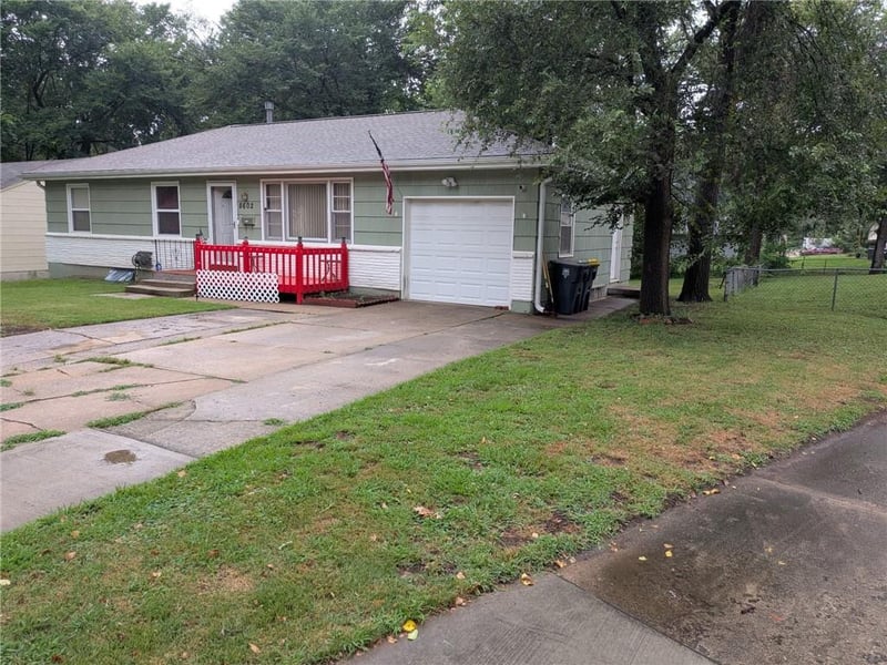 8602 Winchester Ave, Kansas City, MO 64138