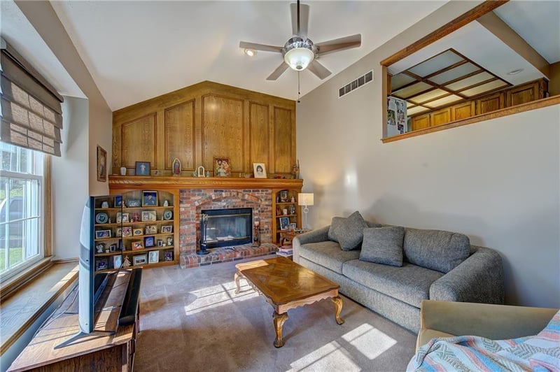 6804 Jason Smith Ct, Gladstone, MO 64118