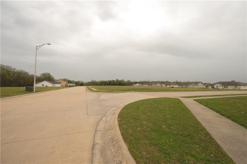 306 John St, Coffeyville, KS 67337
