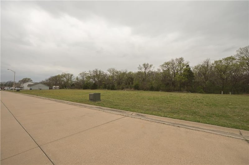 202 John St, Coffeyville, KS 67337