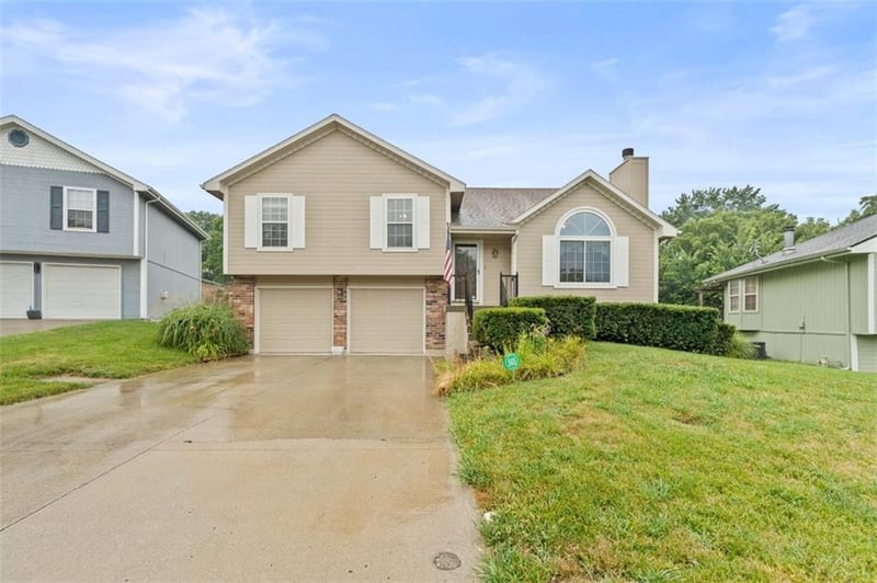 3420 Shrank Ct, Independence, MO 64055