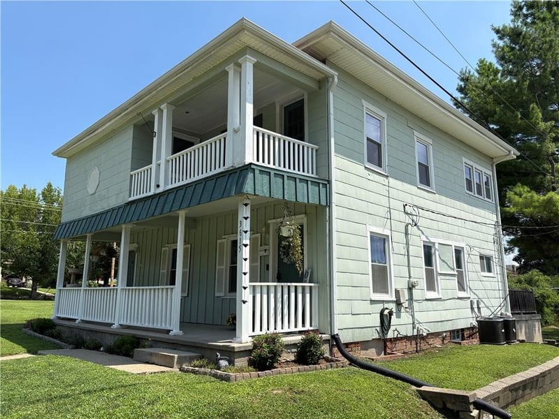 36155 Clark St, St Joseph, MO 64505