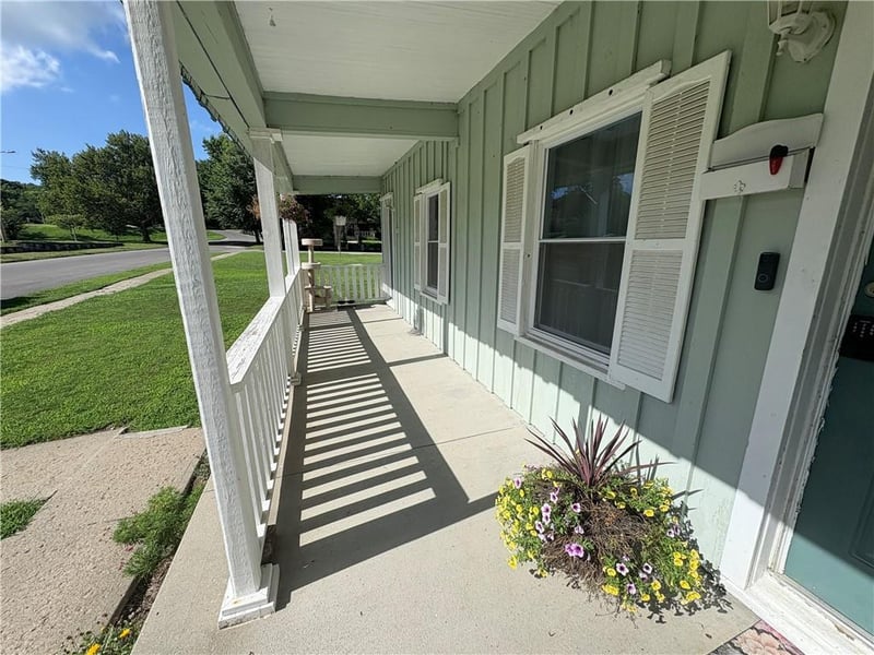 36155 Clark St, St Joseph, MO 64505