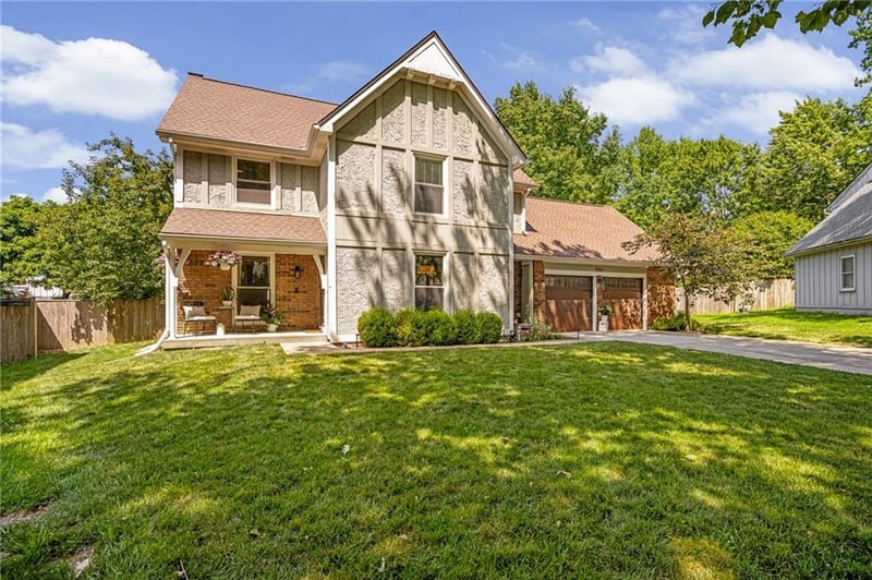 9202 W 112th Ter, Overland Park, KS 66210