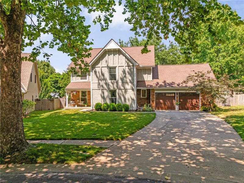 9202 W 112th Ter, Overland Park, KS 66210