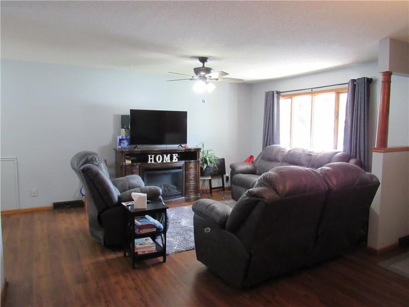 2408 Ridgewood Rd, Harrisonville, MO 64701