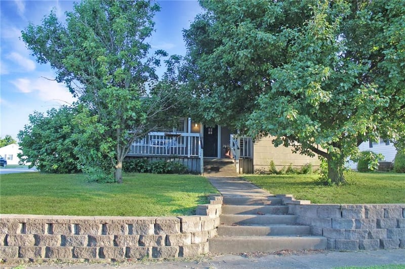 601 Broadway St, Higginsville, MO 64037