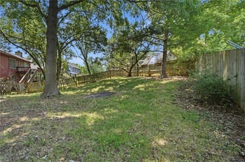 11942 Harrison Dr, Kansas City, MO 64146