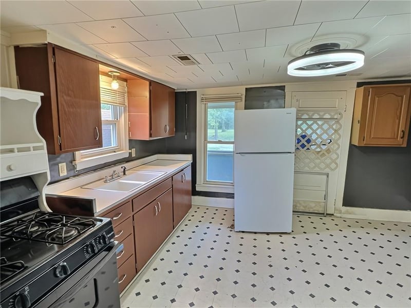 223 Marshall St, El Dorado Springs, MO 64744