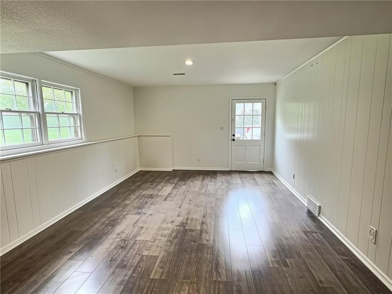 619 114th Ter, Kansas City, MO 64114
