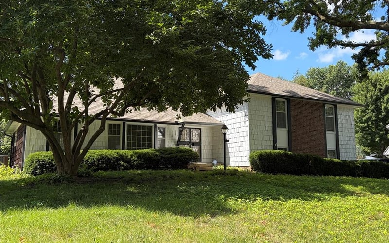 619 114th Ter, Kansas City, MO 64114