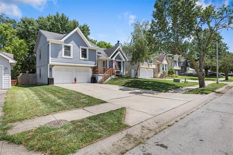 11215 Donnelly Ave, Kansas City, MO 64157