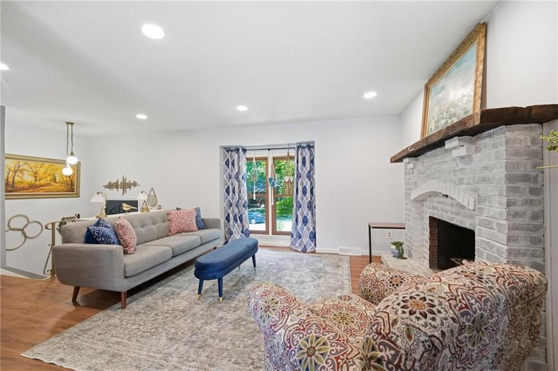 1113 2nd Ter, Lee's Summit, MO 64063