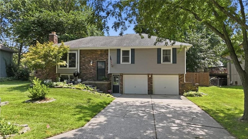 1113 2nd Ter, Lee's Summit, MO 64063