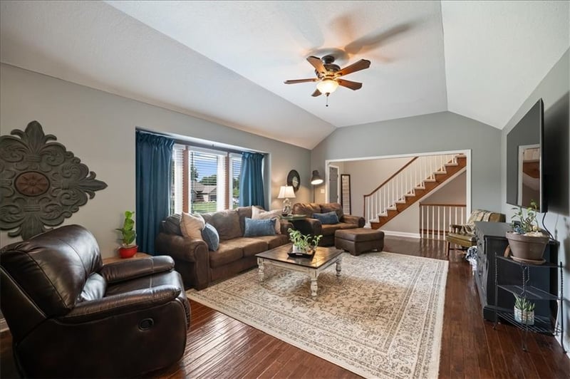 502 Sugarland Dr, Pleasant Hill, MO 64080