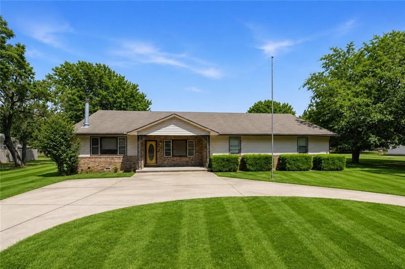 2710 Michigan St, Pittsburg, KS 66762