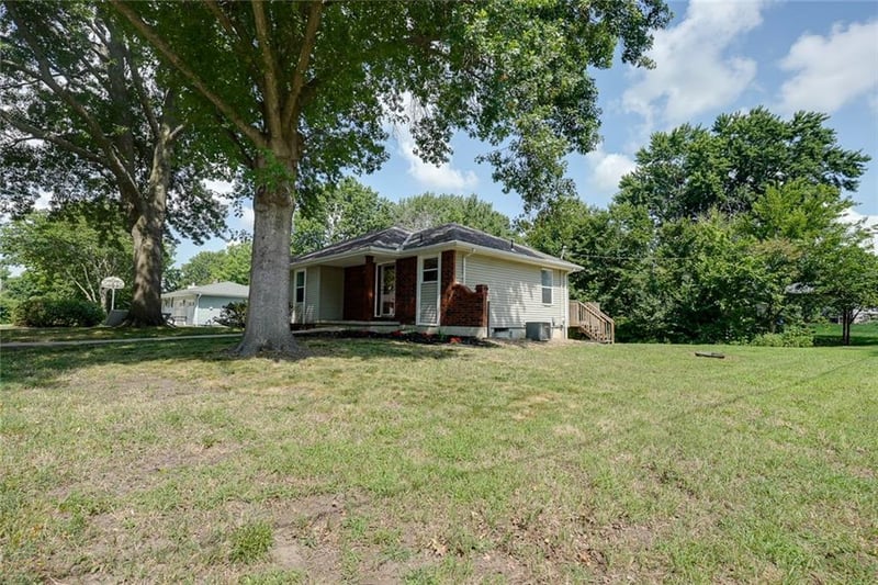 501 Mcdowell Ave, Odessa, MO 64076