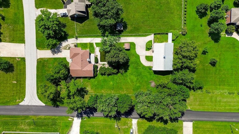 5530 201st St, Stilwell, KS 66085