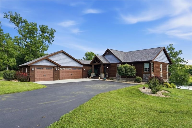 18354 Kreider Rd, Linwood, KS 66052