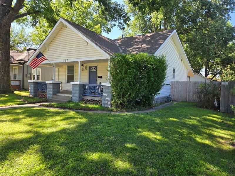 430 Walnut Ave, Osawatomie, KS 66064