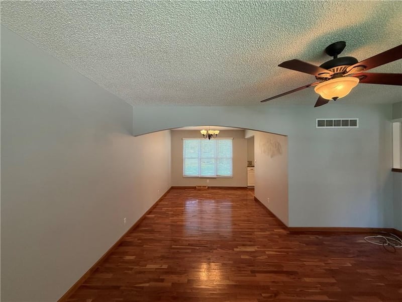 505 Ridge Dr, Olathe, KS 66061