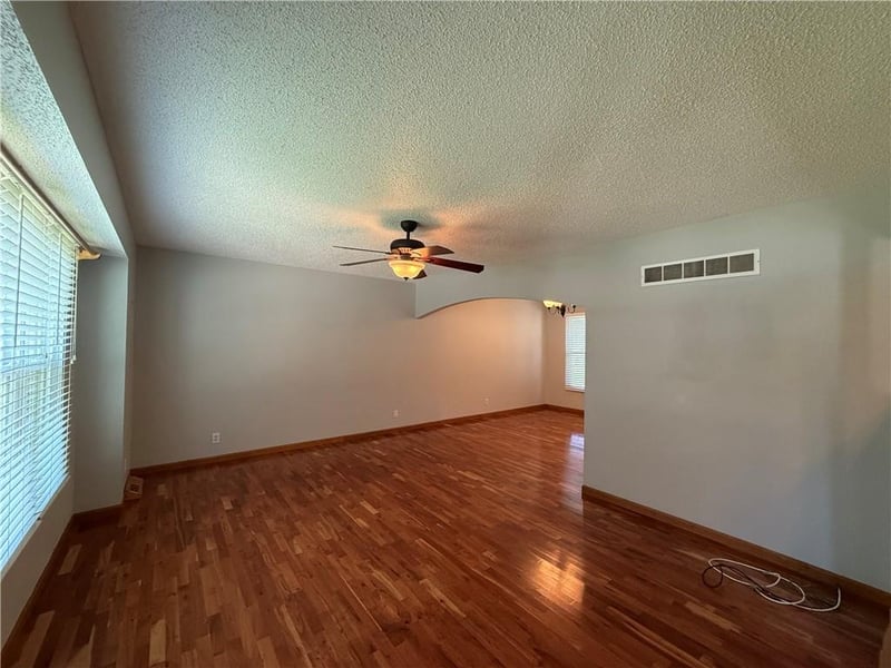 505 Ridge Dr, Olathe, KS 66061