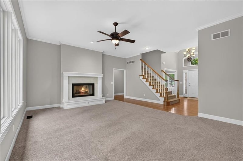 2216 SW Waterfall Dr, Lee's Summit, MO 64081