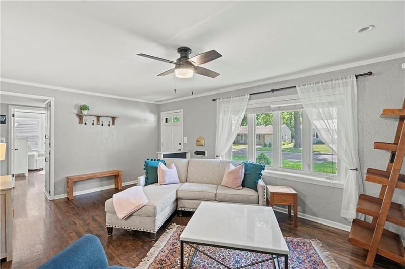 7333 Maple St, Overland Park, KS 66204