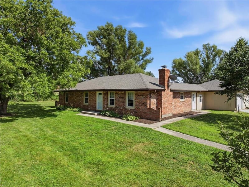 33701 275th St, Garden City, MO 64747