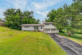 6922 NW 68th Ter, Kansas City, MO 64152