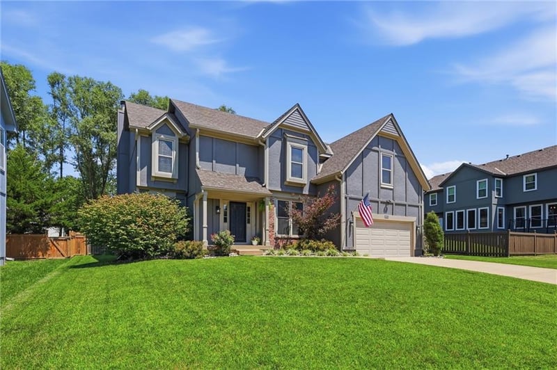 5308 140th St, Overland Park, KS 66224