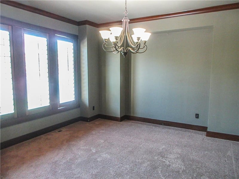 20924 68th St, Shawnee, KS 66218