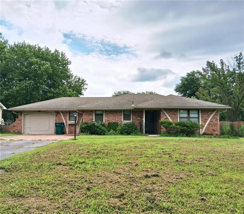 413 Dittman St, Frontenac, KS 66763