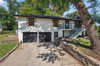 5704 Ewing Ave, Kansas City, MO 64129