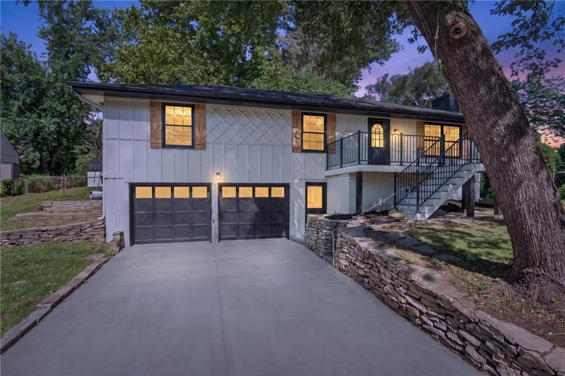 5704 Ewing Ave, Kansas City, MO 64129