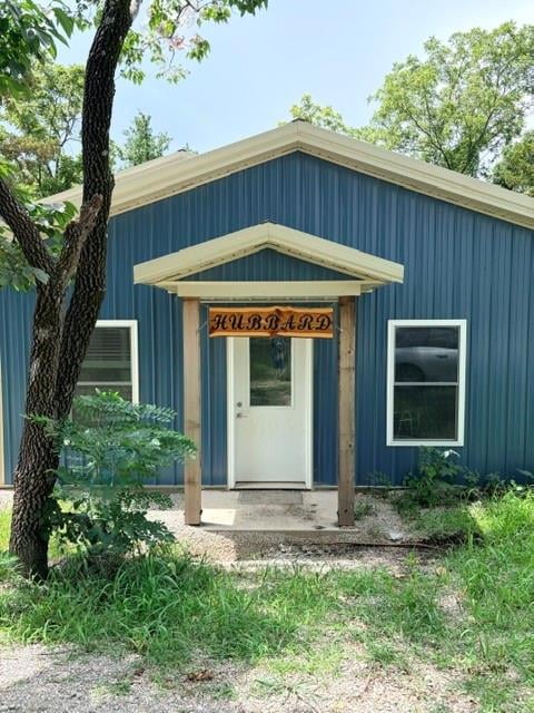 42 Bear Dr, Mound City, KS 66056