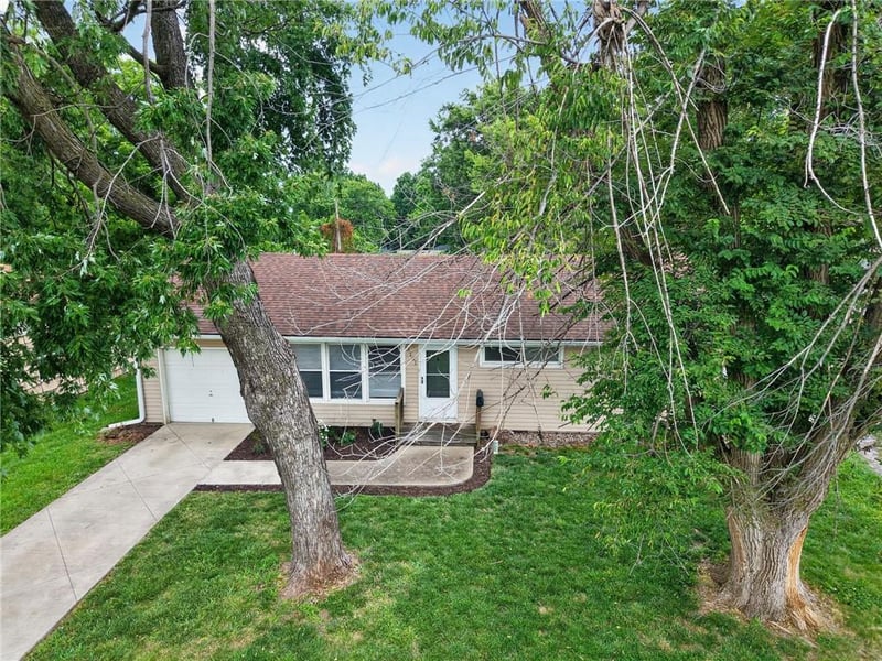 3131 46th Ter, Kansas City, KS 66106