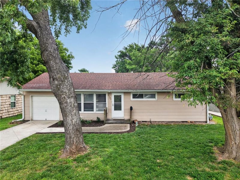 3131 46th Ter, Kansas City, KS 66106
